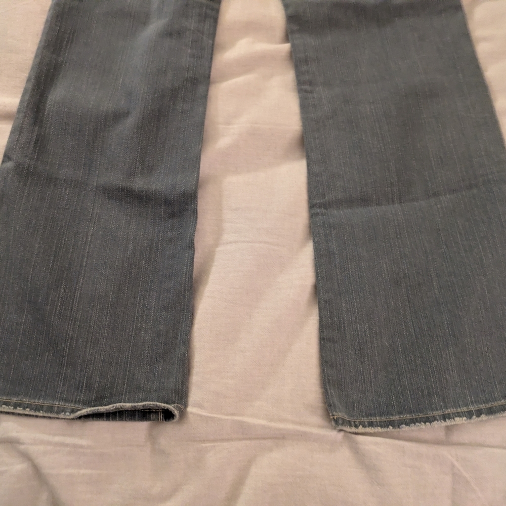 Vintage Lucky Brand Women's Light Bluish Gray Embroidered Jeans. Size 8/29 - Picture 15 of 16